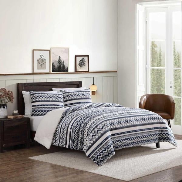 Eddie Bauer  King Comforter Set Reversible Plush Bedding with Matching Shams Super Soft Home Decor OekoTex Certified Shelton Fair Isle Navy KingShelton Fair Isle Navy