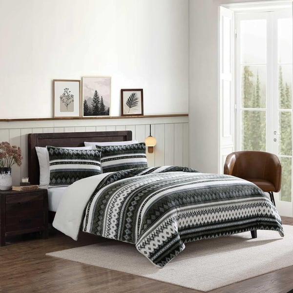 Eddie Bauer  King Comforter Set Reversible Plush Bedding with Matching Shams Super Soft Home Decor OekoTex Certified Shelton Fair Isle Navy KingShelton Fair Isle Green