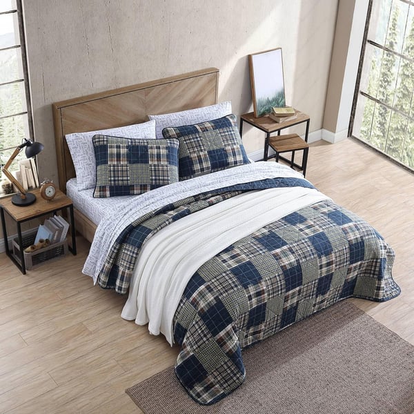 Eddie Bauer  Queen Quilt Set Cotton Reversible Bedding with Matching Shams Lightweight Home Decor for All Seasons Madrona NavyRed QueenMadrona Plaid NavyGreen