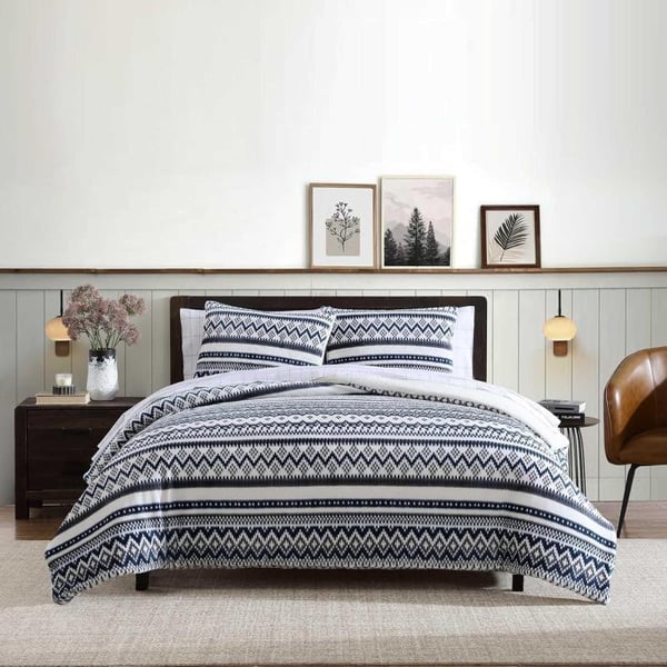 Eddie Bauer  King Comforter Set Reversible Plush Bedding with Matching Shams Super Soft Home Decor OekoTex Certified Shelton Fair Isle Navy KingShelton Fair Isle Navy