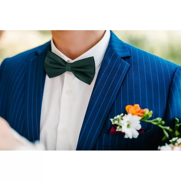 HISDERN Bow Ties for Men Solid Color Pre-Tie Bow Tie and Pocket Square Set Classic Formal Tuxedo Bowties for Wedding Party
