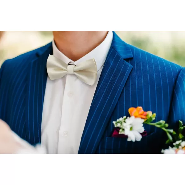 HISDERN Bow Ties for Men Solid Color Pre-Tie Bow Tie and Pocket Square Set Classic Formal Tuxedo Bowties for Wedding Party