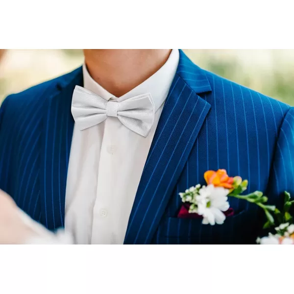 HISDERN Bow Ties for Men Solid Color Pre-Tie Bow Tie and Pocket Square Set Classic Formal Tuxedo Bowties for Wedding Party