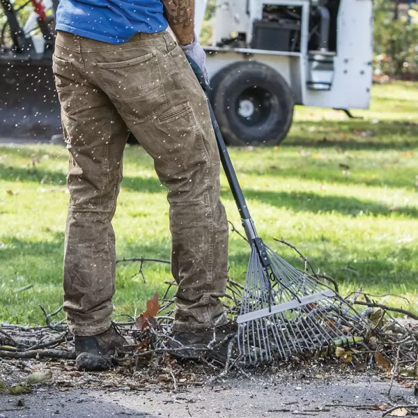 Fiskars 3979301001 PRO Leaf Rake 65 Inch SilverPRO Leaf Rake