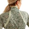 imageARIAT Womens Sunstopper 20 14 Zip BaselayerGreen Baroque