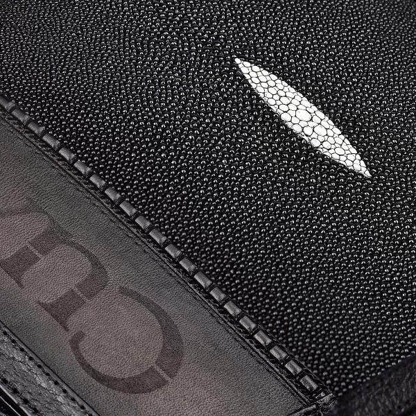 Cuadra mens messenger bag in genuine stingray leather blackBlack
