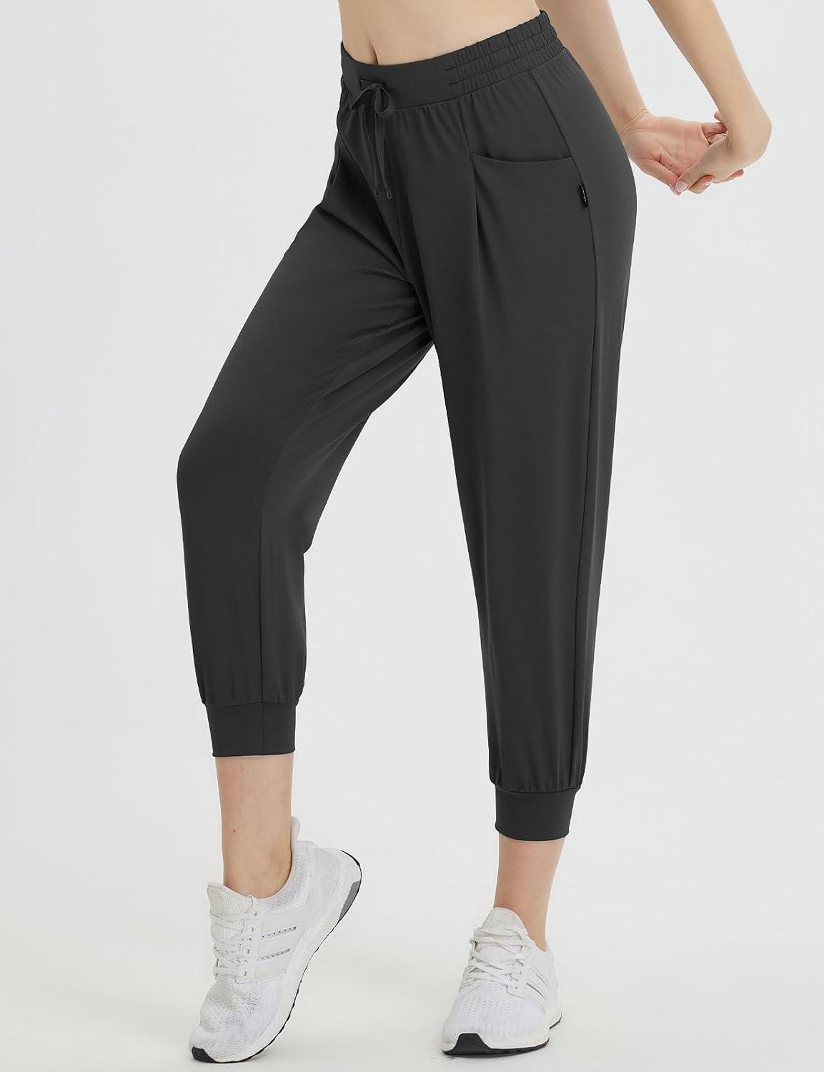 imagebaleaf Womens Petite Joggers Capri Sweatpants Drawstring Track Pants Travel Lounge Cropped Pants with PocketsBlack