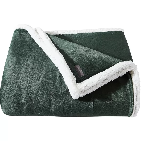 Eddie Bauer  Twin Blanket Reversible Fleece ampamp Faux Shearling Bedding Plush Home Decor Solid Green TwinGreen