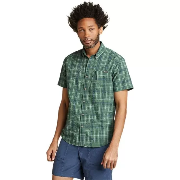 Eddie Bauer Mens Pack It Seersucker ShortSleeve ShirtIrish Green