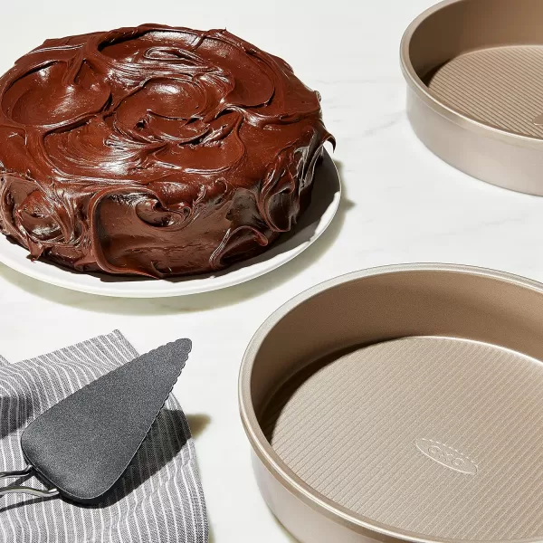 OXO Good Grips Non-Stick Pro Cake Pan Square 9 x 9 Inch, brown