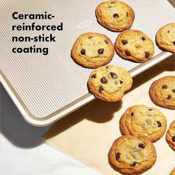 OXO Good Grips Non-Stick Pro Cake Pan Square 9 x 9 Inch, brown