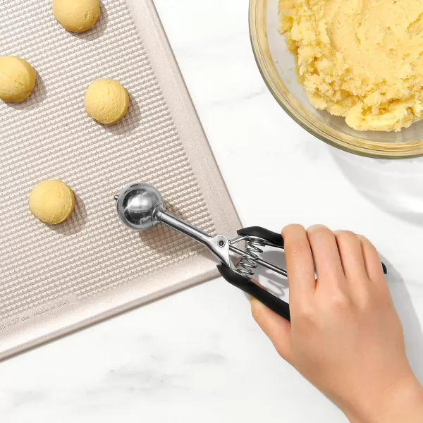 OXO Good Grips Medium Cookie Scoop,Black/Silver